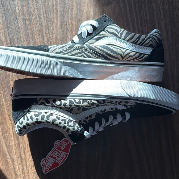 Vans Women's Leopard Print Sneakers - Black and White - Picture 2 of 2